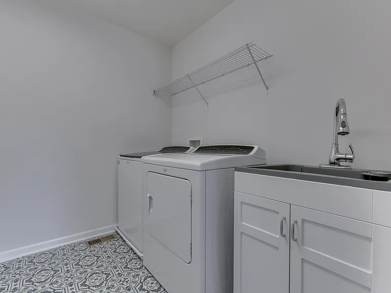 7635 Shady Trails Dr — Photo 43
