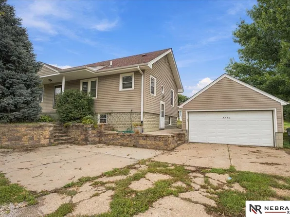 5246 McKinley St, Omaha, NE 68152