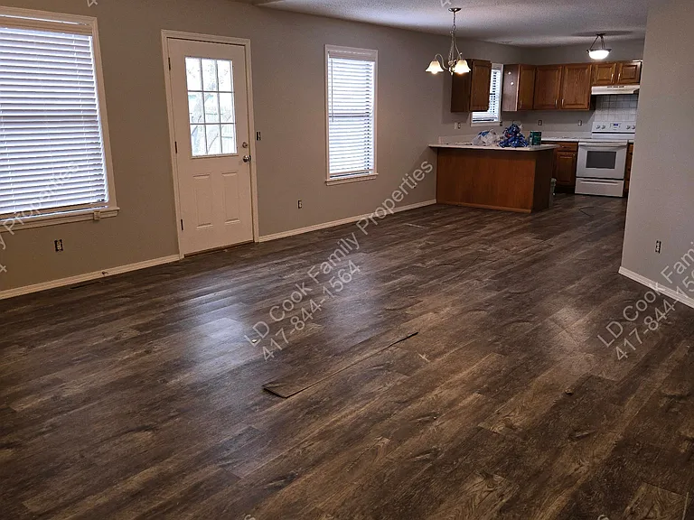 113 Pine Hill Ct — Photo 2