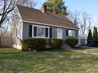 4 Lincoln St, Derry, NH 03038