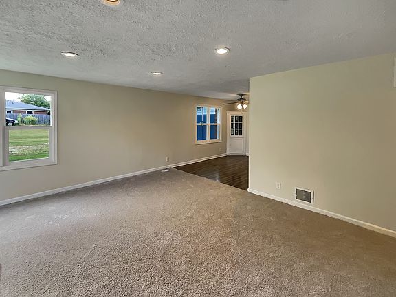 5th image of 11729 Oshawa St