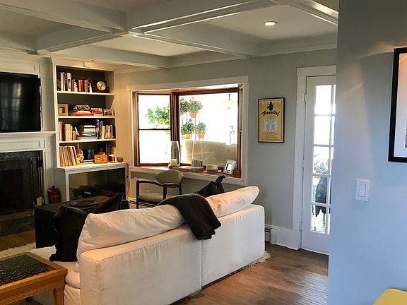 5th image of 795 Glen Ct