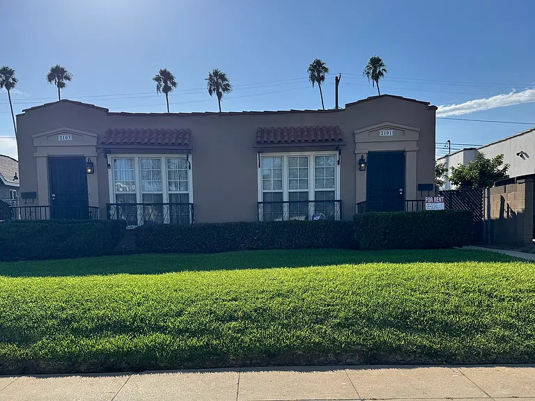 2101 Hillcrest Dr — Photo 1