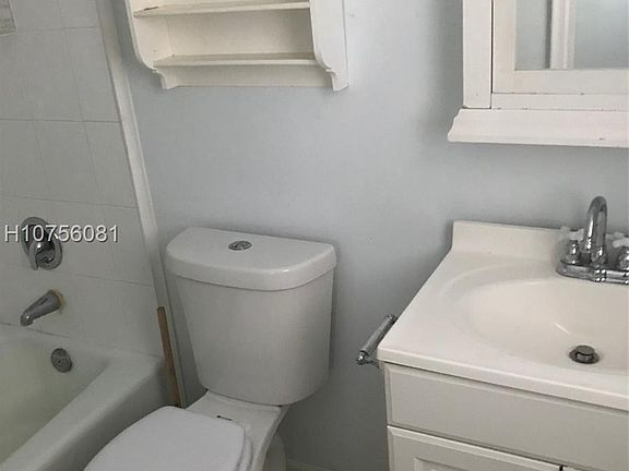 5th image of 221 SE 3rd Ave APT 7