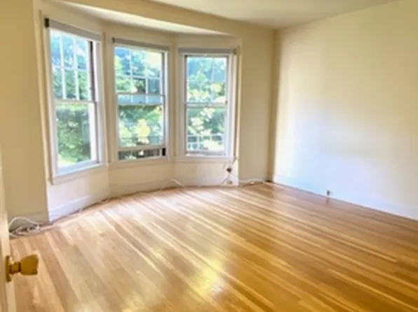 1925 Chestnut St, San Francisco, CA 94123