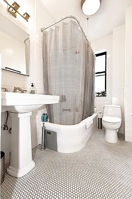 Rented by Buchbinder & Warren | media 52