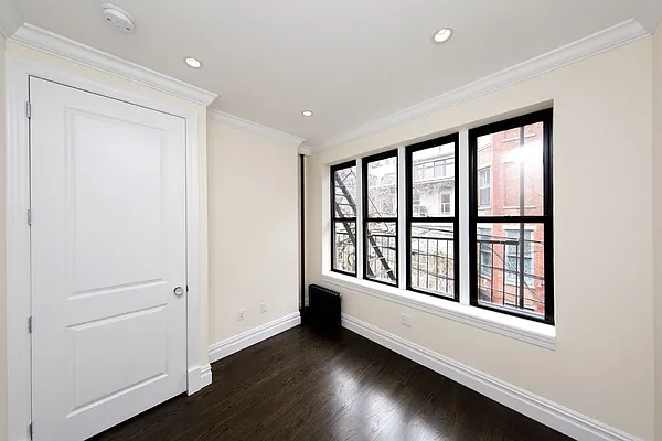 Rented by Nooklyn NYC LLC | media 13