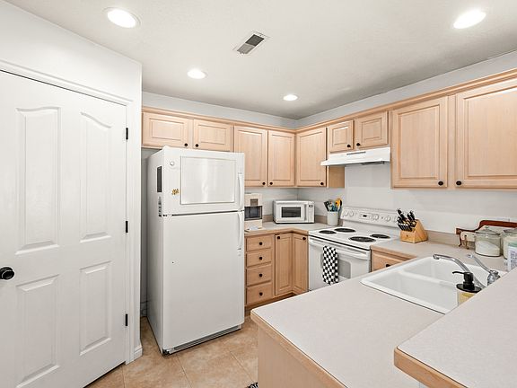 5th image of 174 E Rockey Park Ln #34