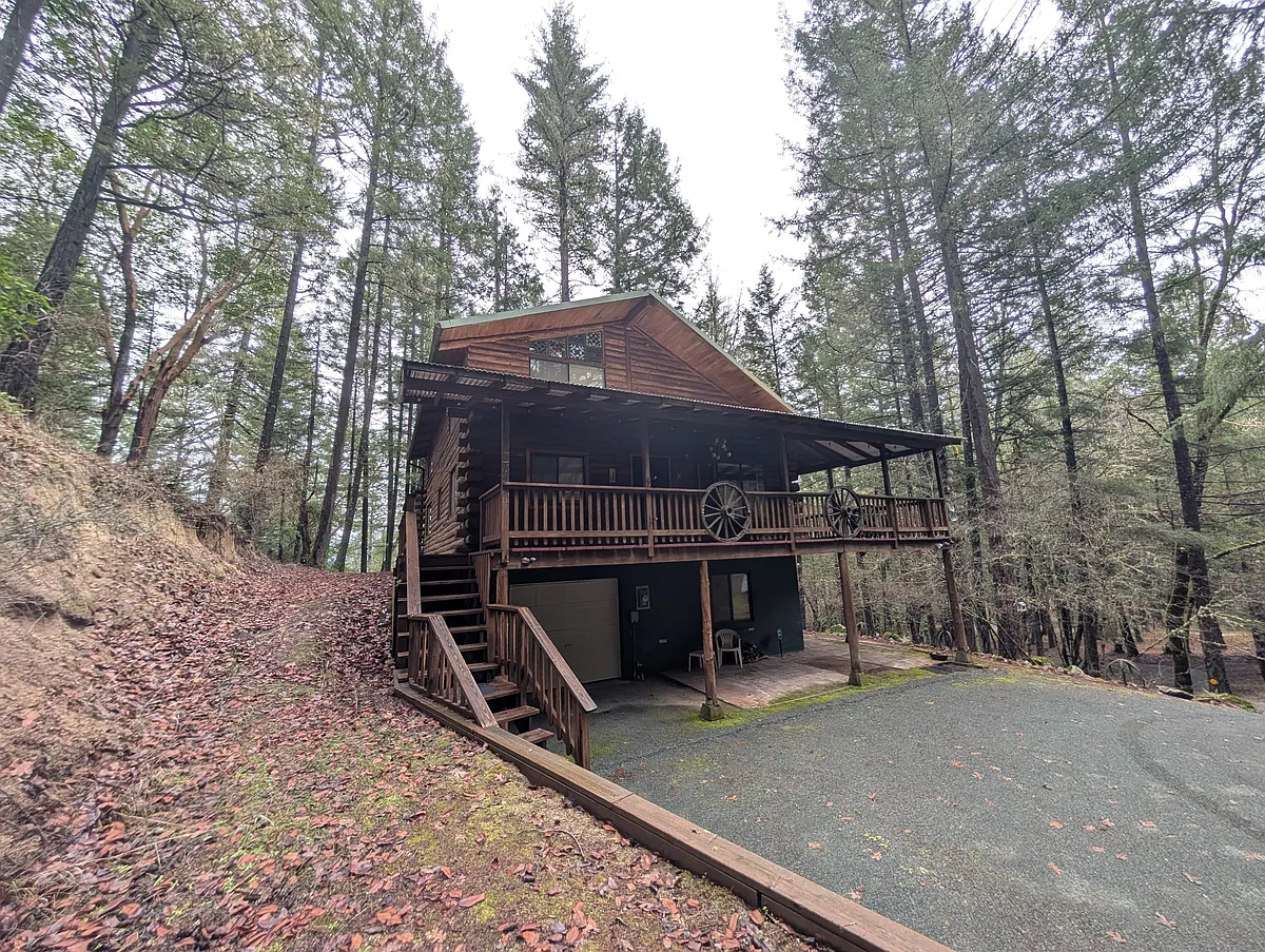 Building Photo - 7312 E Evans Creek Rd