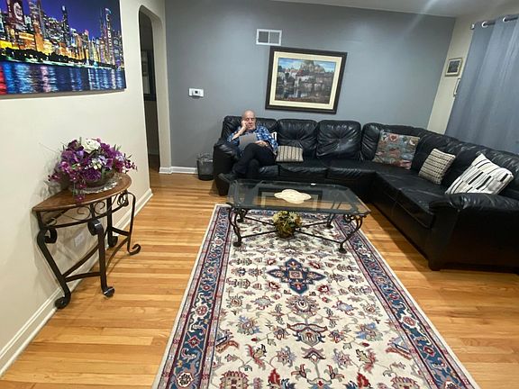 4th image of 7850 Lamon Ave APT 1