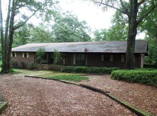 787 Whippoorwill Ln, Atmore, AL 36502