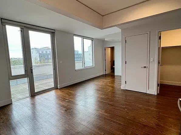 843-847 Lexington Avenue image 1 of 15