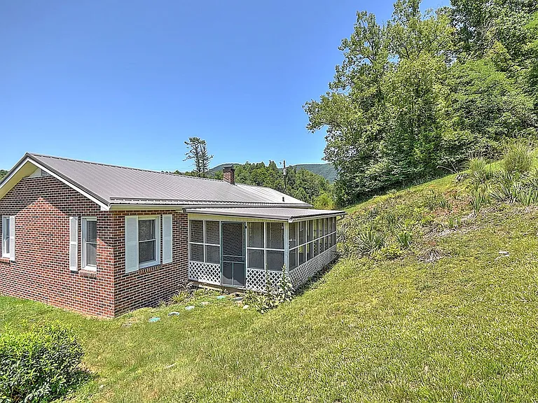597 Clear Branch Rd — Photo 24