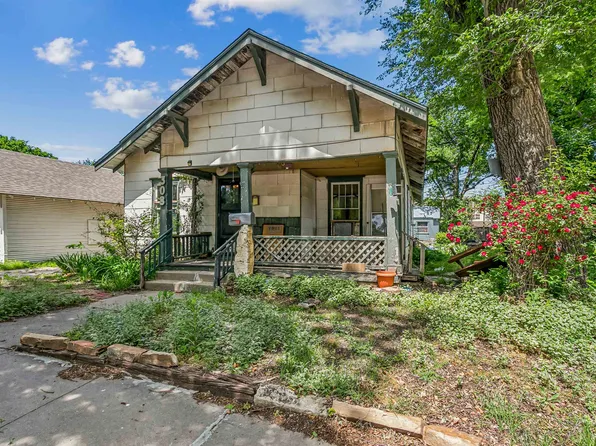 308 E 6th Ave, Augusta, KS 67010