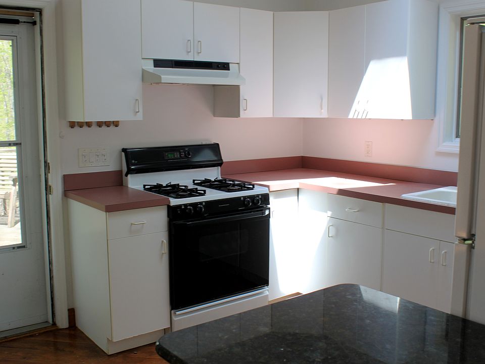 1st image of 794 Lake St #B