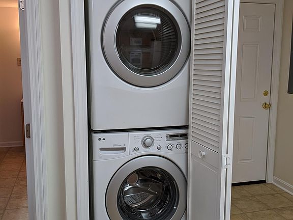 High efficency Washer and Dryer in the unit