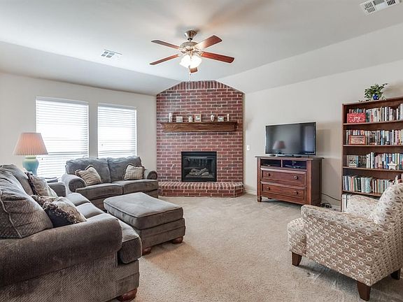 5th image of 15312 Blue Jay Dr