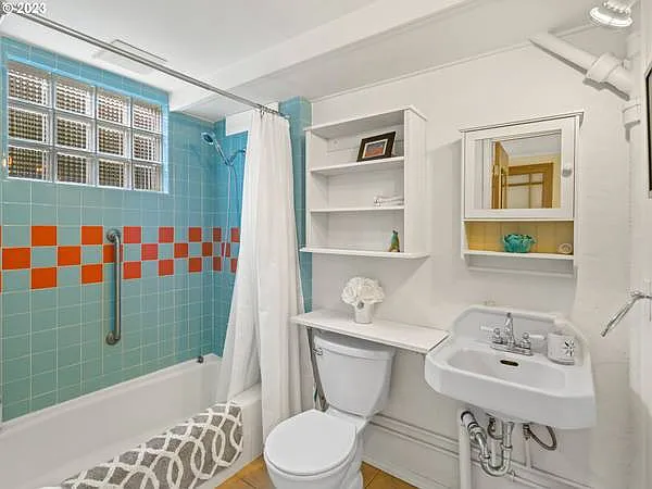2695 Agate St #A — Photo 5