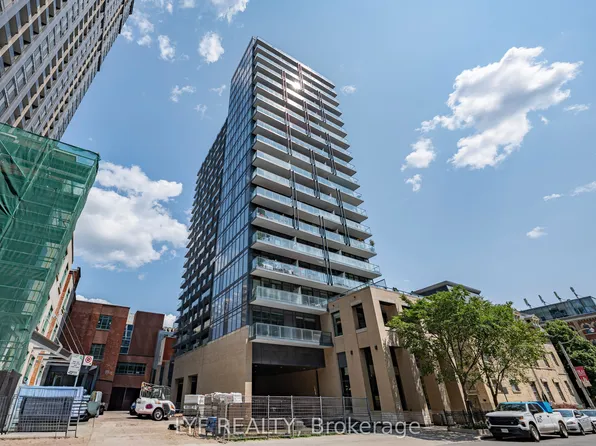 105 George St #402, Toronto, ON M5A 0L4
