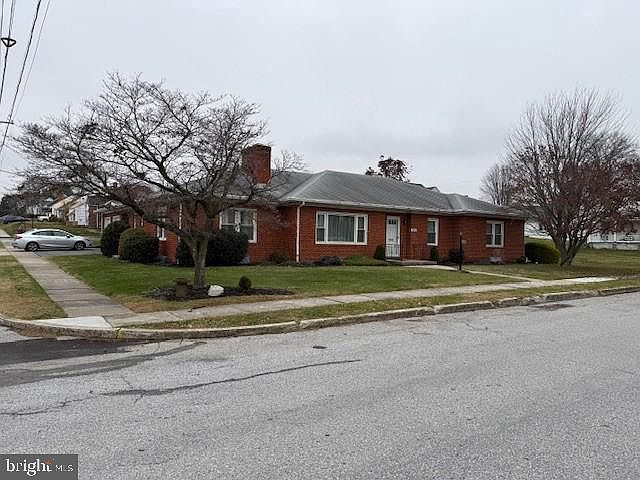 1st image of 300 N Franklin St