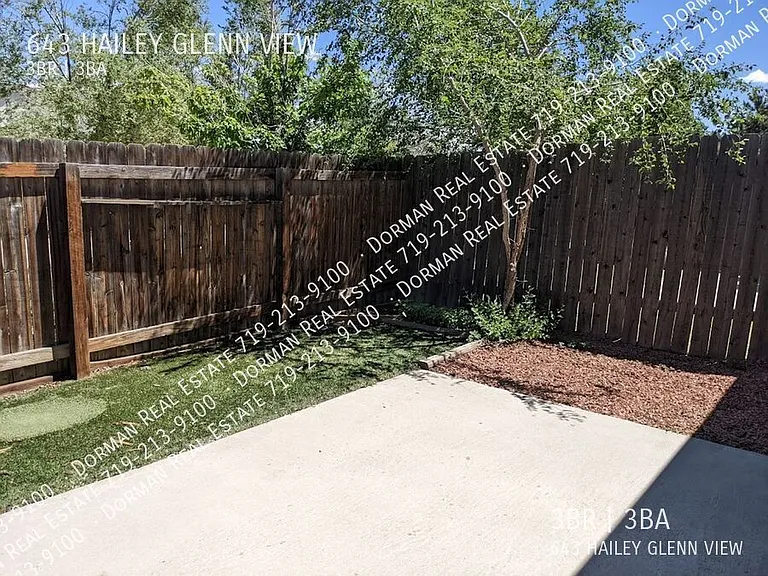 643 Hailey Glenn Vw — Photo 14