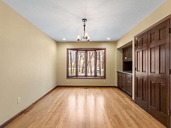 3rd image of 6180 Chaska Rd