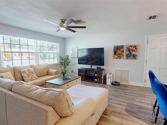 3rd image of 2020 Yale Ave