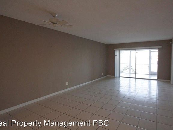 5th image of 531 W Kalmia Dr APT 9