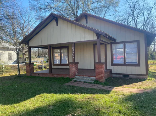 206 W Daingerfield St, Omaha, TX 75571