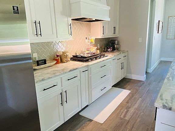 4th image of 130 Saddle Brook Cir