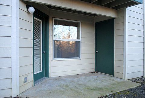 3rd image of 27 NE Tandem Way APT 199