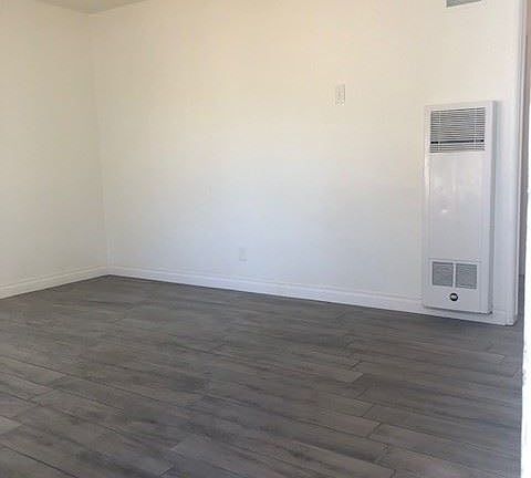 4th image of 110 E Court St