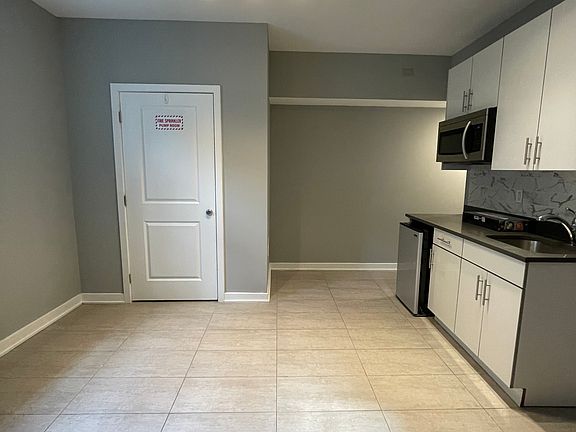 2nd image of 533 N Budd St APT 1A