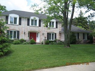 2574 Fox Chase Rd, Troy, MI 48098