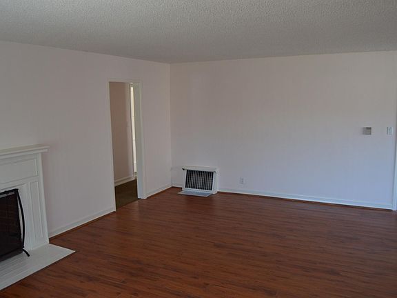 4th image of 3865 S Sycamore Ave