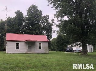 20324 N Jacob Ln, Dix, IL 62830