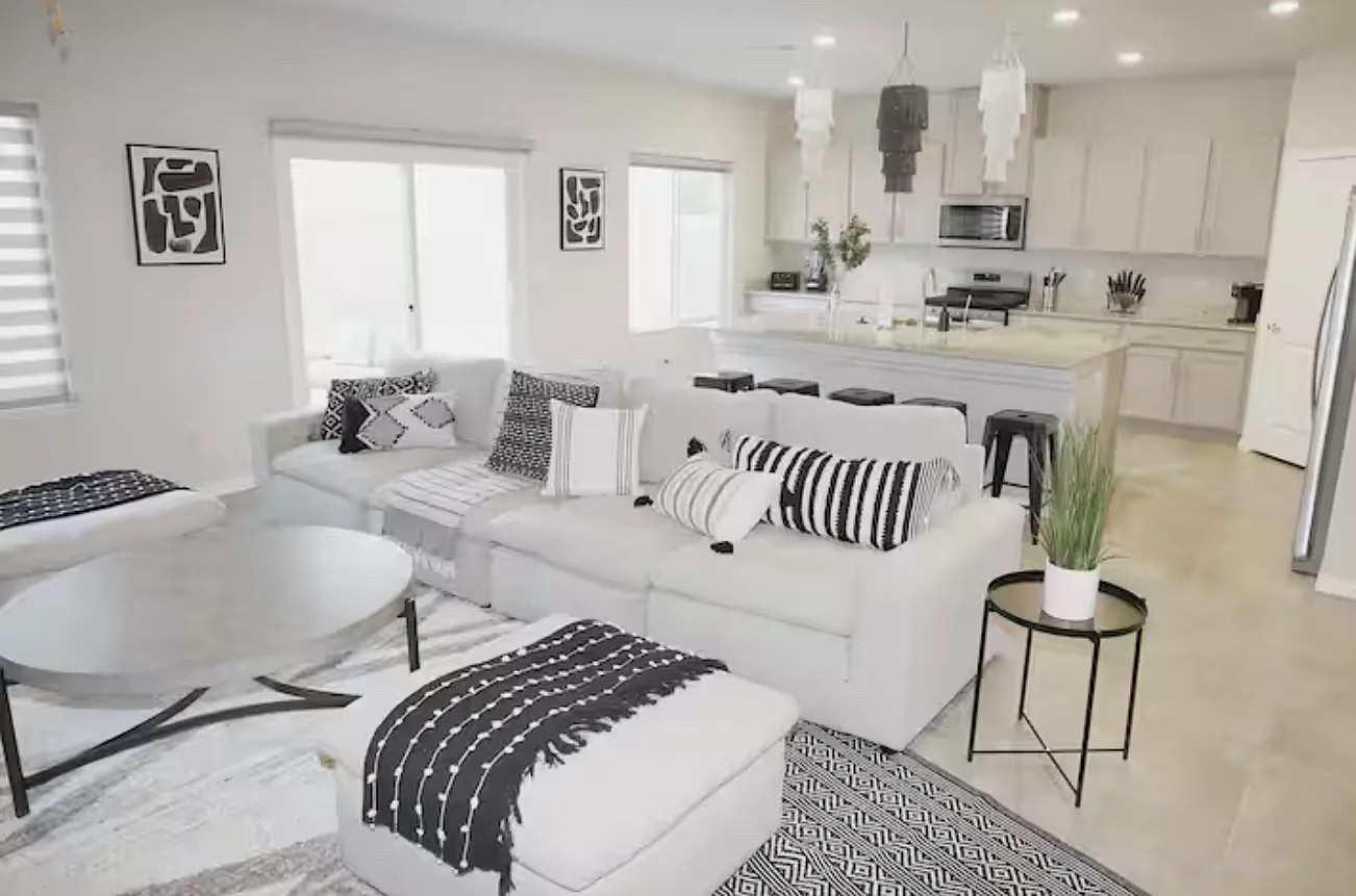 8331 Palladium St — Photo 1