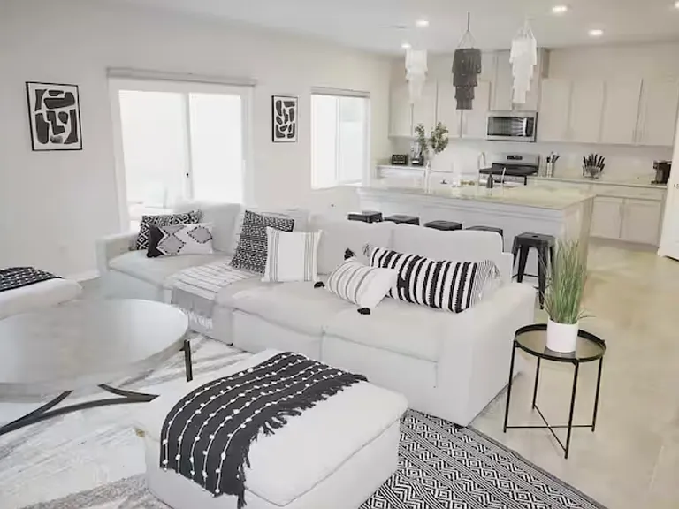 8331 Palladium St — Photo 1