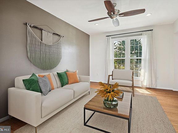 3rd image of 9225 Broadwater Dr