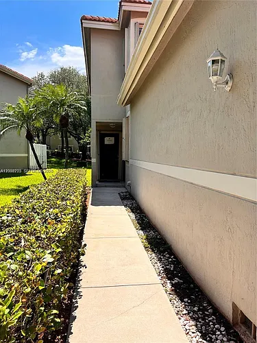 1290 Sorrento Dr #1290 Photo 1