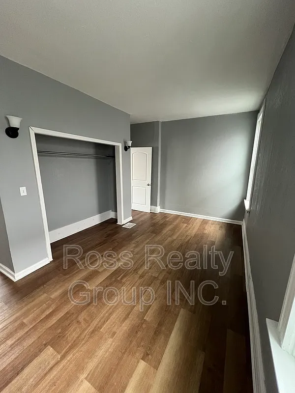 4 bed, 2.0 bath, $1,300 — Photo 3