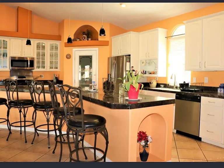 7518 Redwood Ave — Photo 15