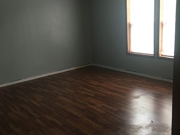 3rd image of 70 Huckleberry Ln