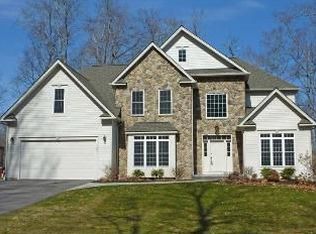 6821 Springdale Ct, Victor, NY 14564