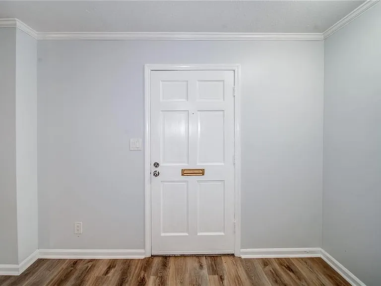 280 Winding River Dr #B — Photo 3