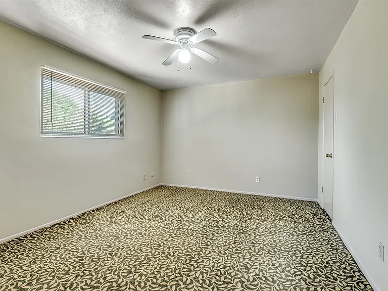 110 Crandall Rd #112 — Photo 11