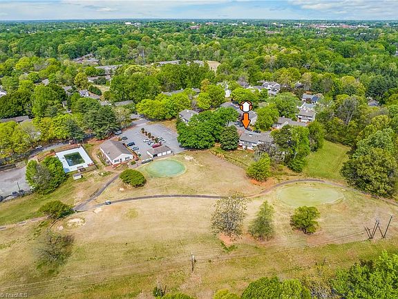 3rd image of 3753 Heathrow Dr