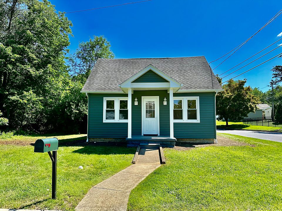 1st image of 60 Carbon St