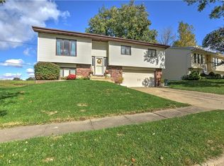 1960 W Melrose Dr, Decatur, IL 62526