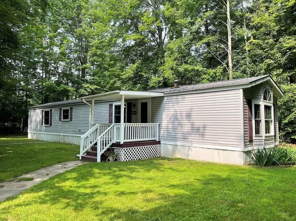 136 Waverly Circle, Colchester, VT 05446